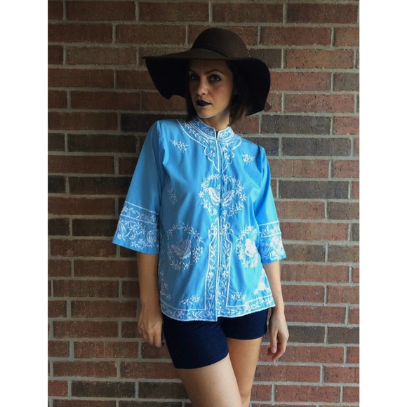 vintage 60s Baby Blue EMBROIDERED BUTTERFLY Medium/Large bell sleeve boho jacket - Picture 3 of 10